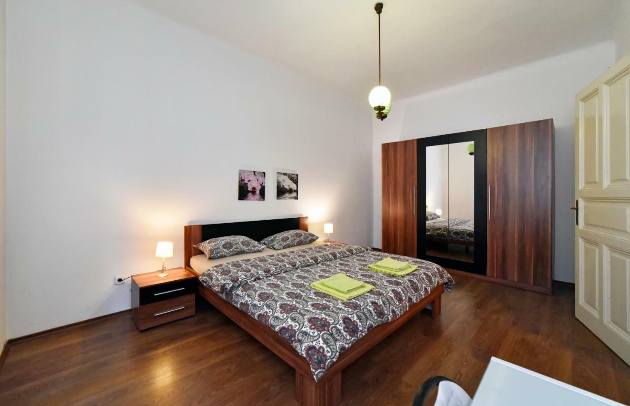 Apartment Central Zagabria Esterno foto