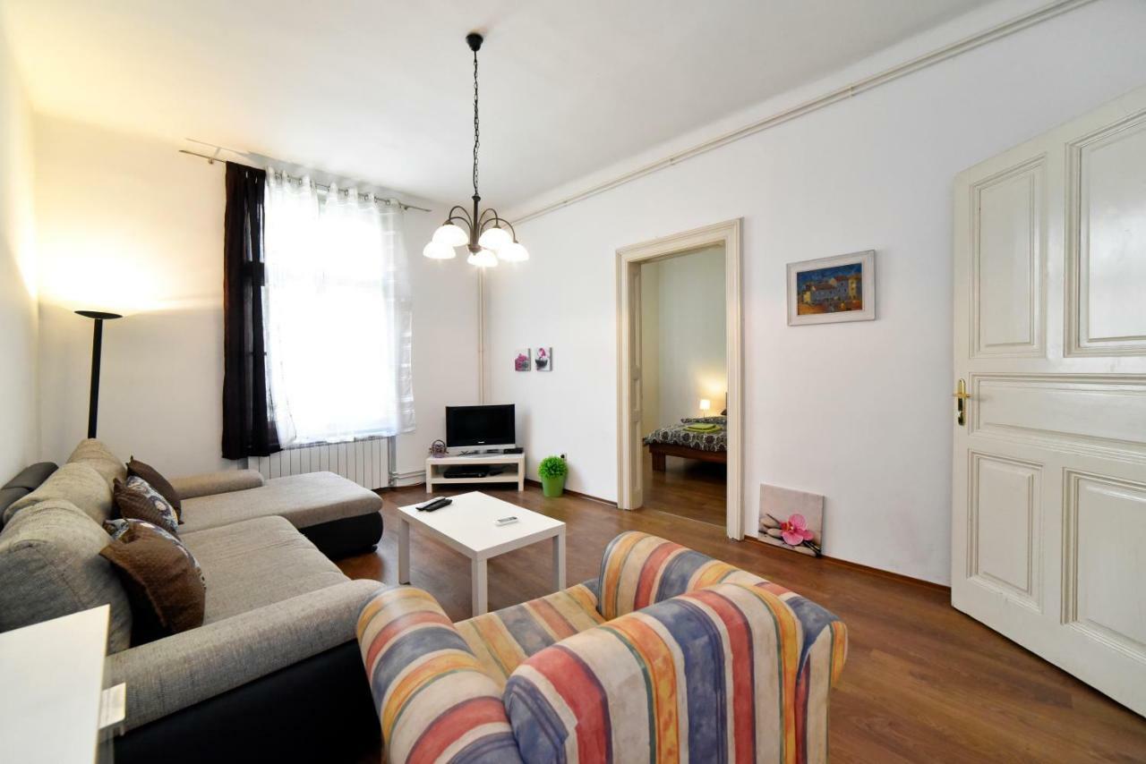 Apartment Central Zagabria Esterno foto