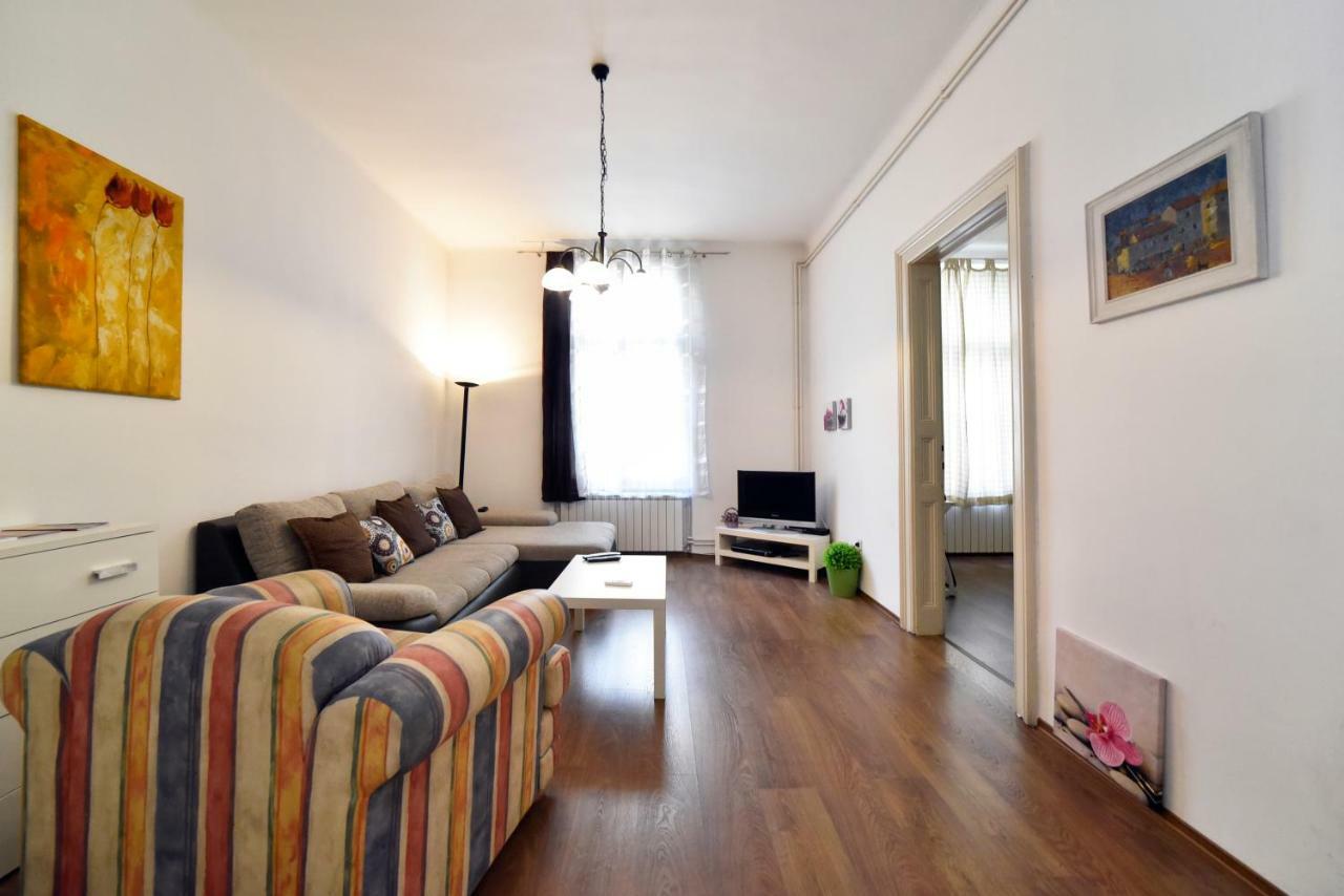 Apartment Central Zagabria Esterno foto