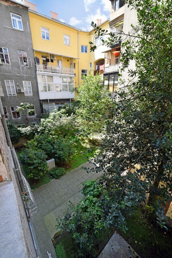Apartment Central Zagabria Esterno foto